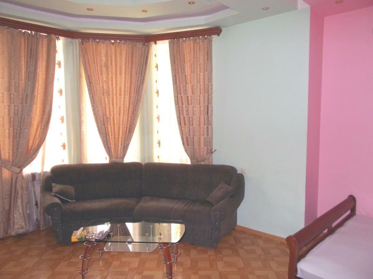 Manand Hotel Erywań Zewnętrze zdjęcie